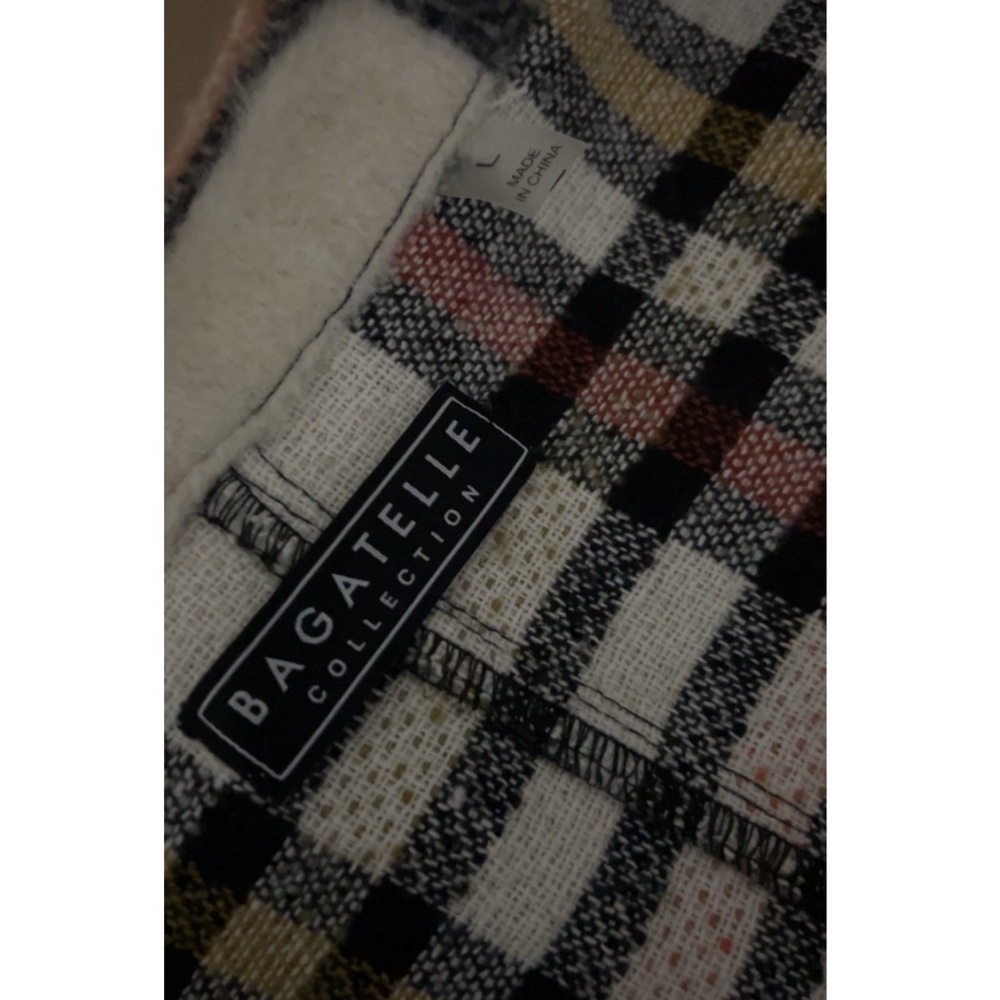 Bagatelle Shacket - Picture 12 of 14